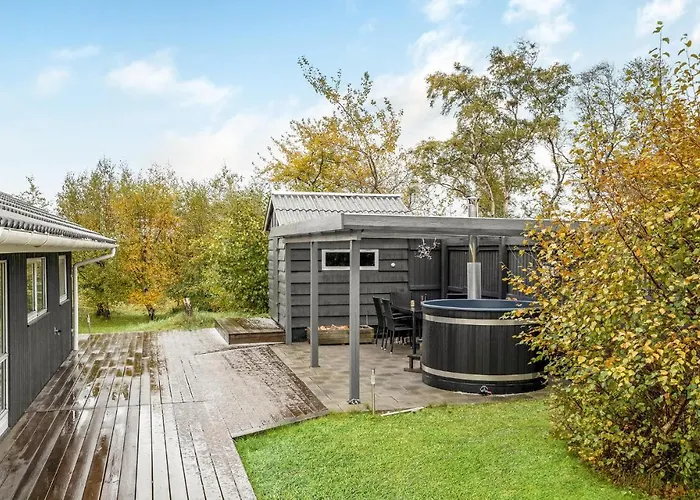 2 Bedroom Cozy In *